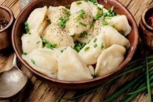 Vareniki mit Weißkraut und Champignons